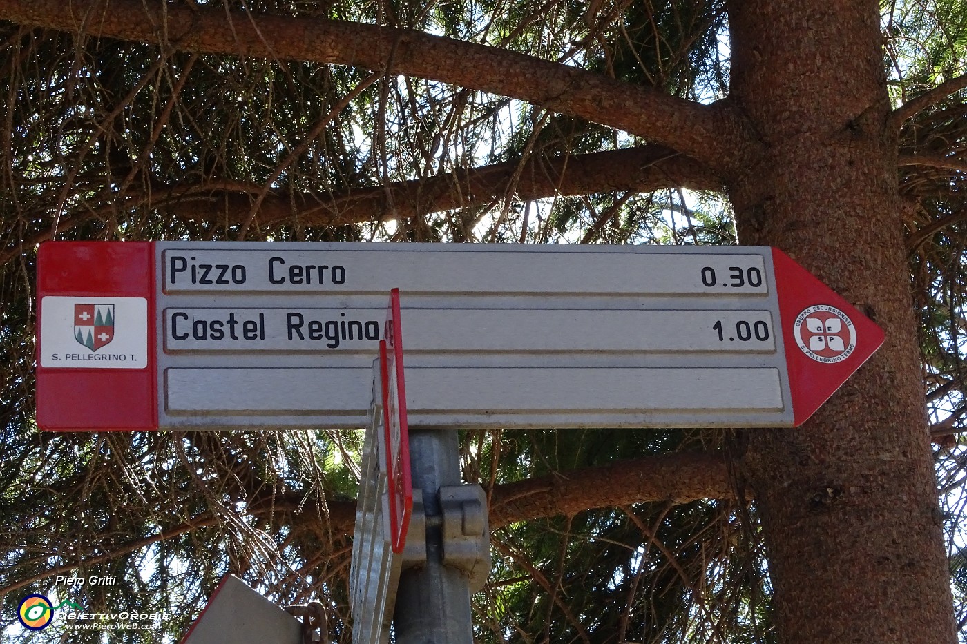 23 Proseguo per Castel Regina....JPG